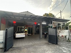 Pusing 布 先 Corner Single Storey 42’x70’ 5Bedrooms 5Bathrooms Freehold Selling Price RM518,000